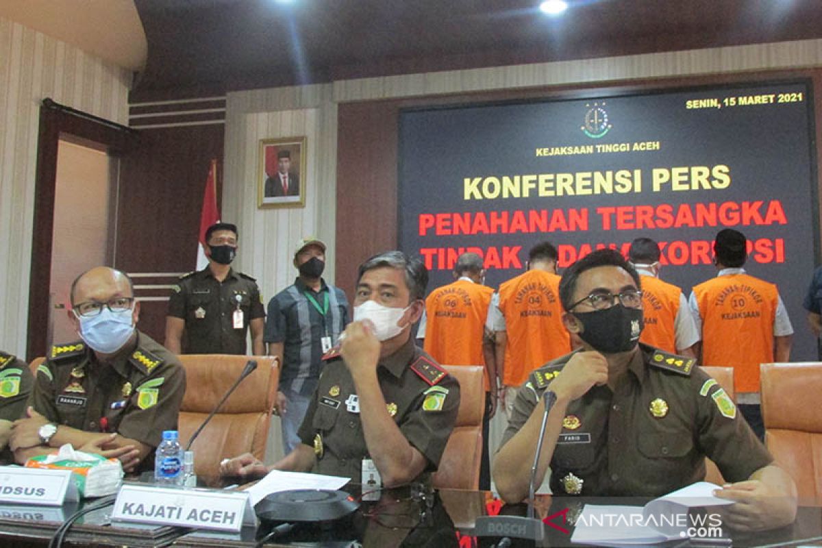 Kejati Aceh tahan empat tersangka korupsi Rp11,6 miliar