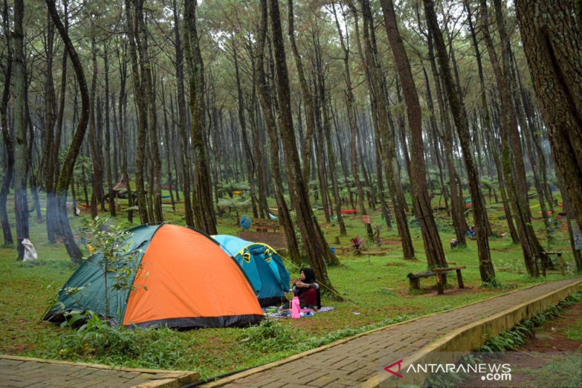 Pelaku usaha pariwisata Purwakarta divaksin jelang dibukanya wisata