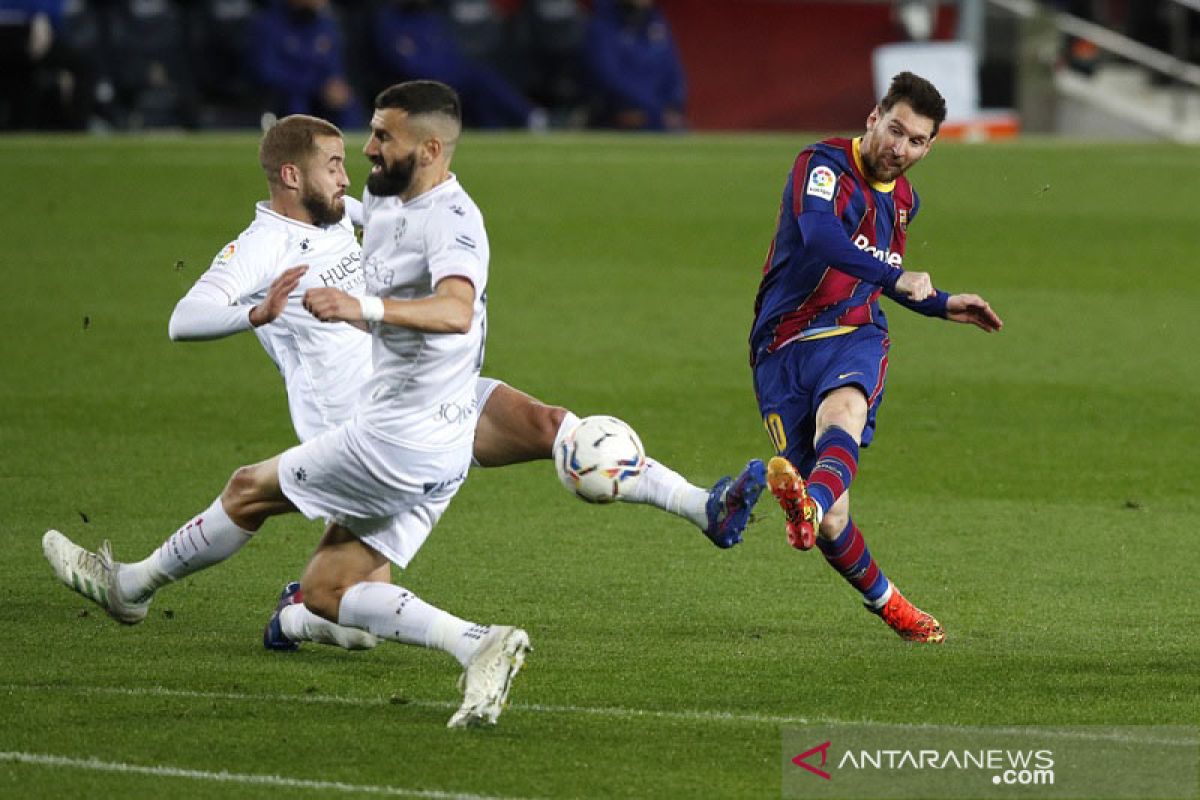 Barcelona geser Real Madrid dari posisi kedua setelah gasak Huesca