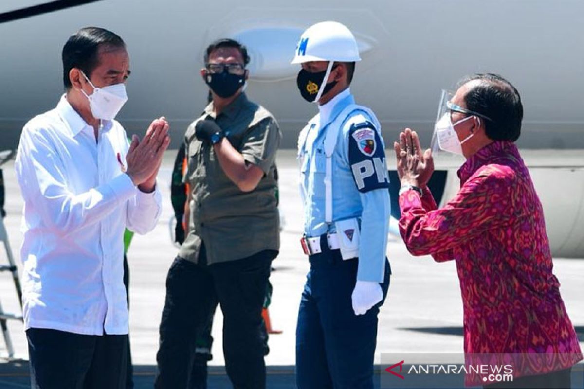 President Jokowi departs for Bali to witness mass COVID-19 vaccination