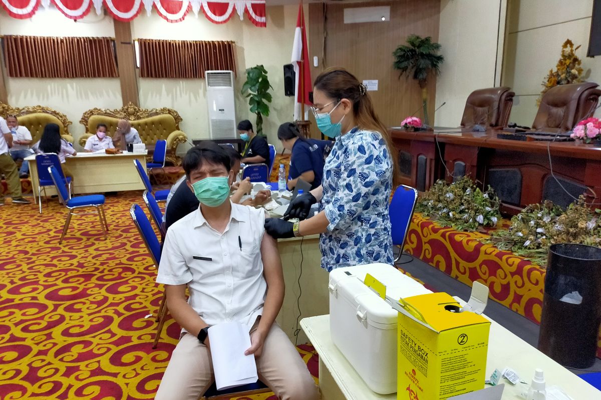 DPRD Manado gelar vaksinasi bagi legislator dan pekerja media