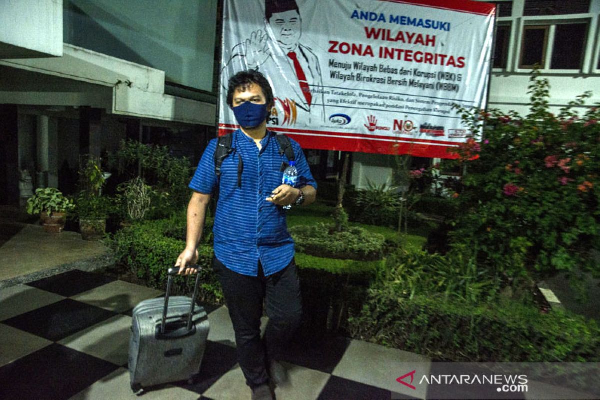 KPK geledah rumah dan kantor Bupati Bandung Barat