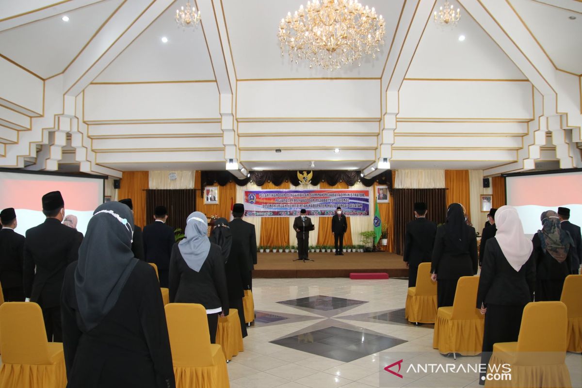 39 pejabat di lingkup Pemkab HSS dilantik