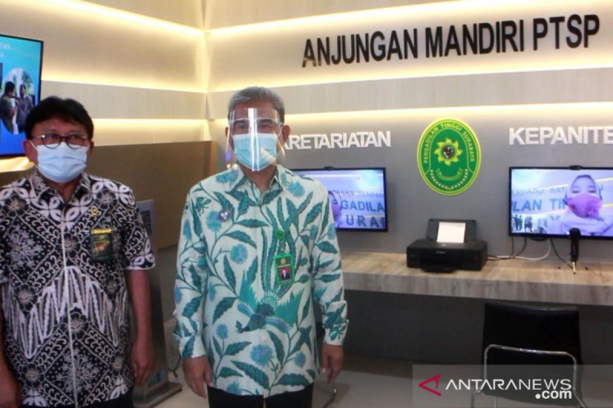 Pengadilan Tinggi Surabaya operasikan Anjungan PTSP