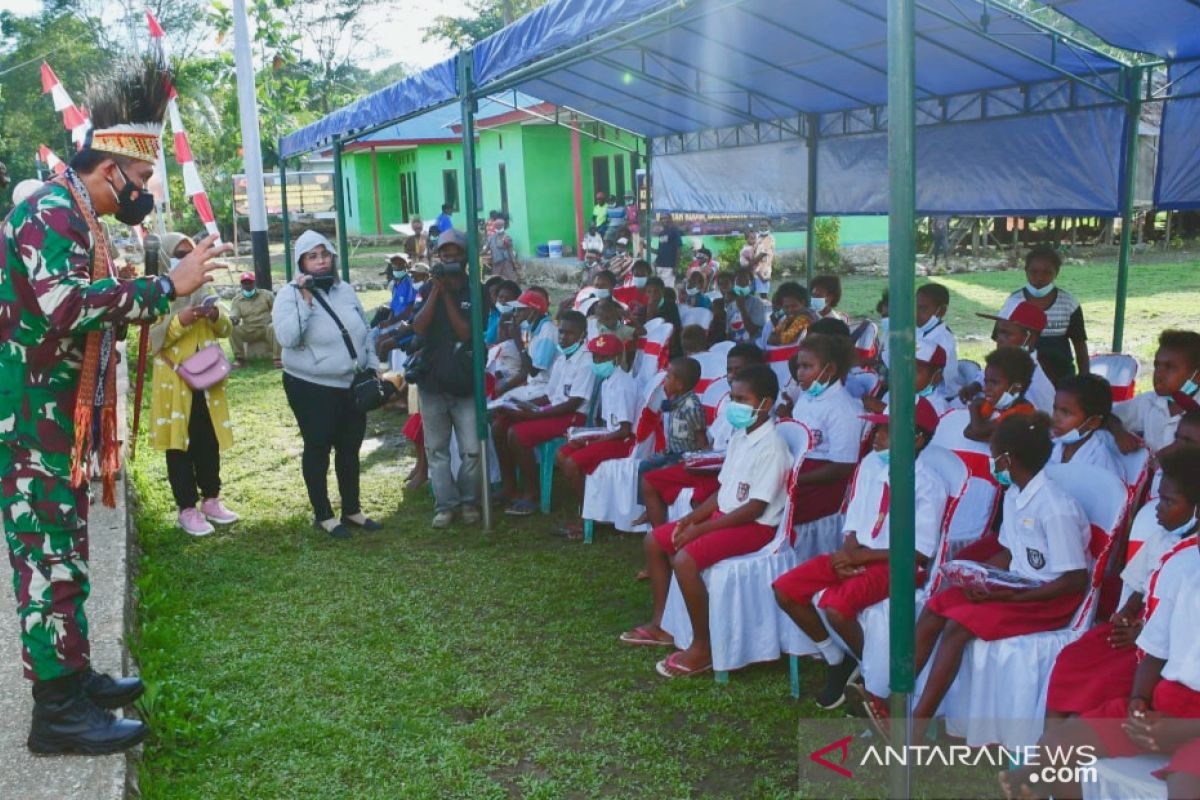 TNI AD bangun rumah layak huni untuk warga di Kabupaten Sorong