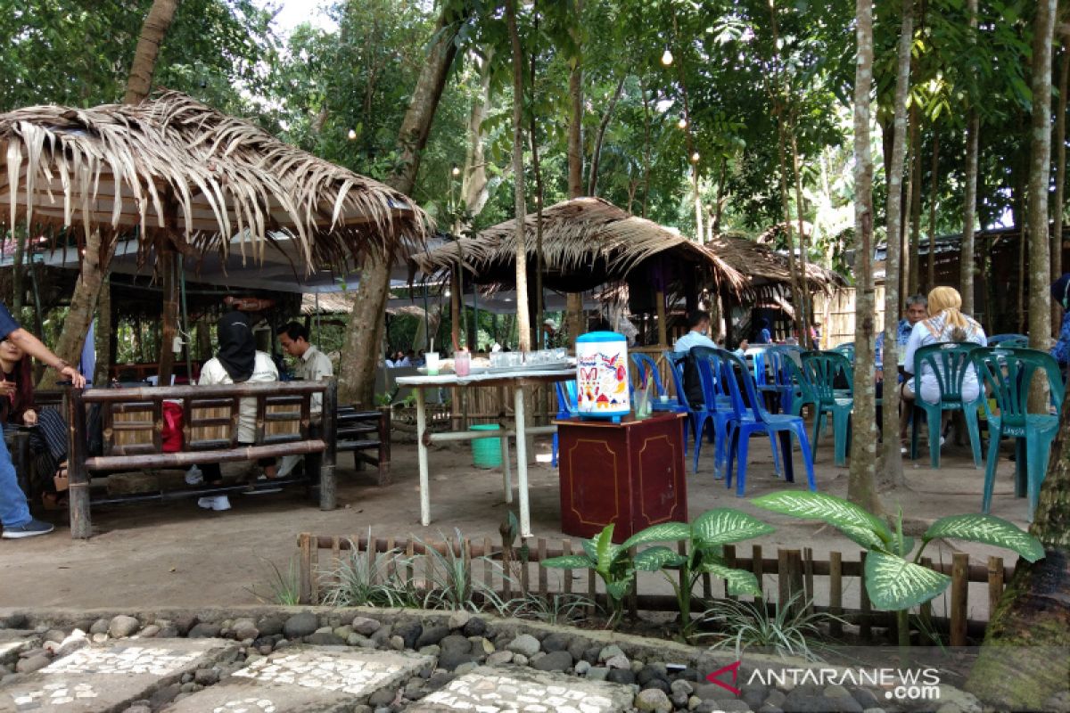 Dispar Bantul sosialisasikan CHSE pariwisata di Taman Wisata Ingas Piyungan
