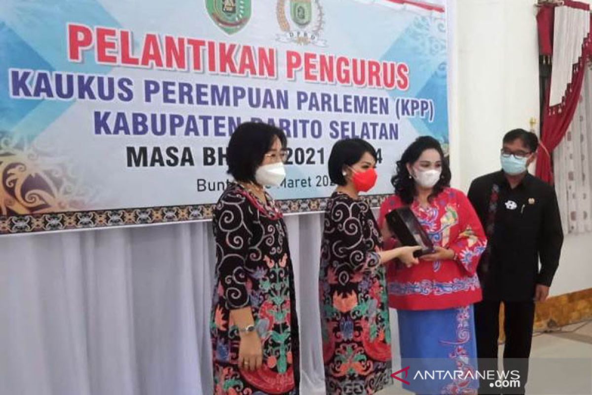 Andina Narang: Pengurus KPP tiga kabupaten di Kalteng telah dilantik