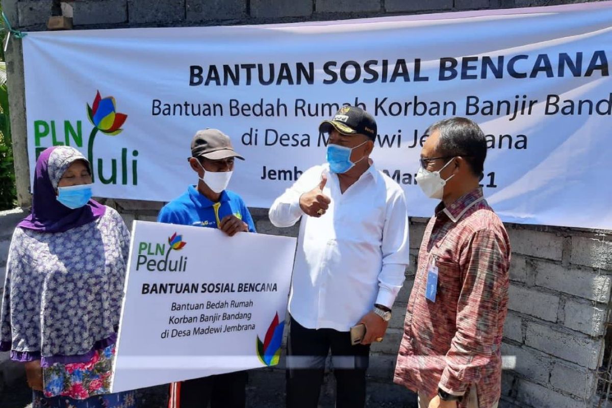 PLN Bali bantu Bedah Rumah di Jembrana-Bali