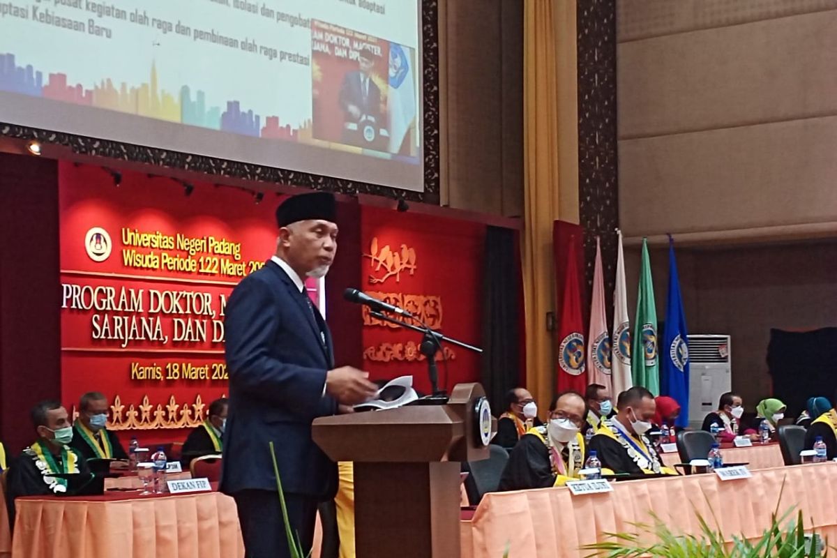 Gubernur paparkan isu strategis Megatrends 2030 di wisuda UNP ke-122