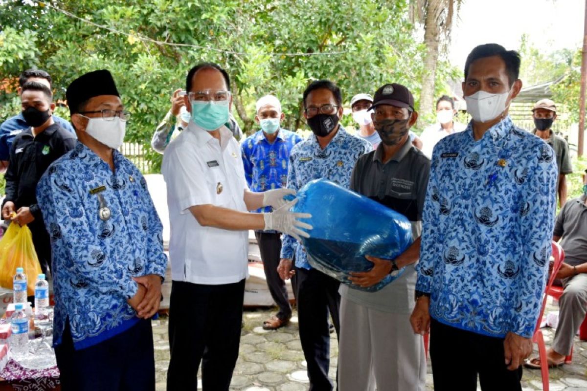 Kelompok budidaya ikan di Kapuas terima bantuan