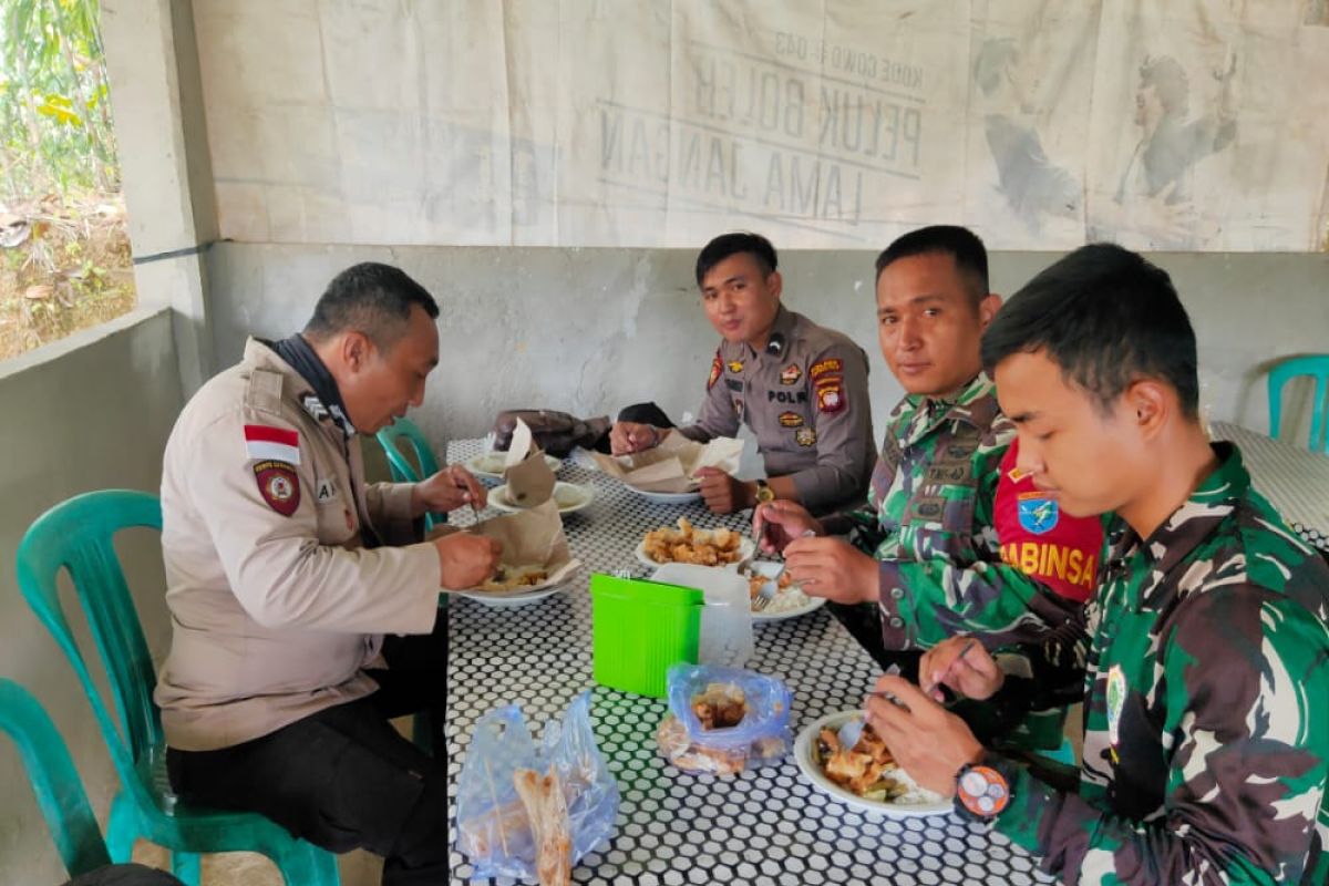 TNI -Polri dalam program TMMD Regtas ke-110 di Pengkadan