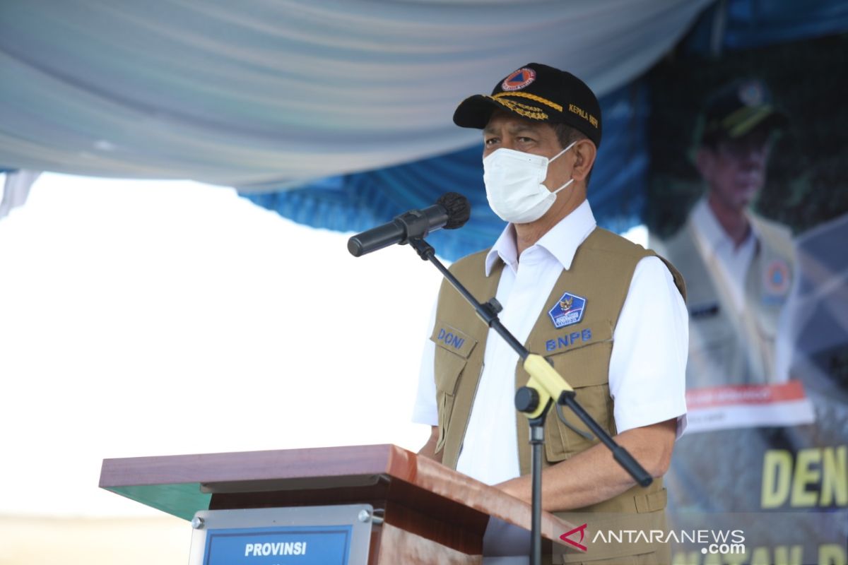 Kepala BNPB mengunjungi pabrik sagu di Bangka