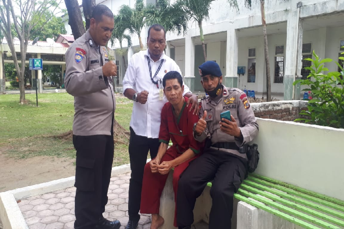 Polisi diduga hilang saat tsunami Aceh ditemukan di Rumah Sakit Jiwa