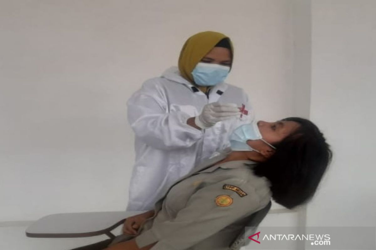 Cegah klaster baru, Pegawai dan Honor Polbangtan Medan kembali test swab antigen