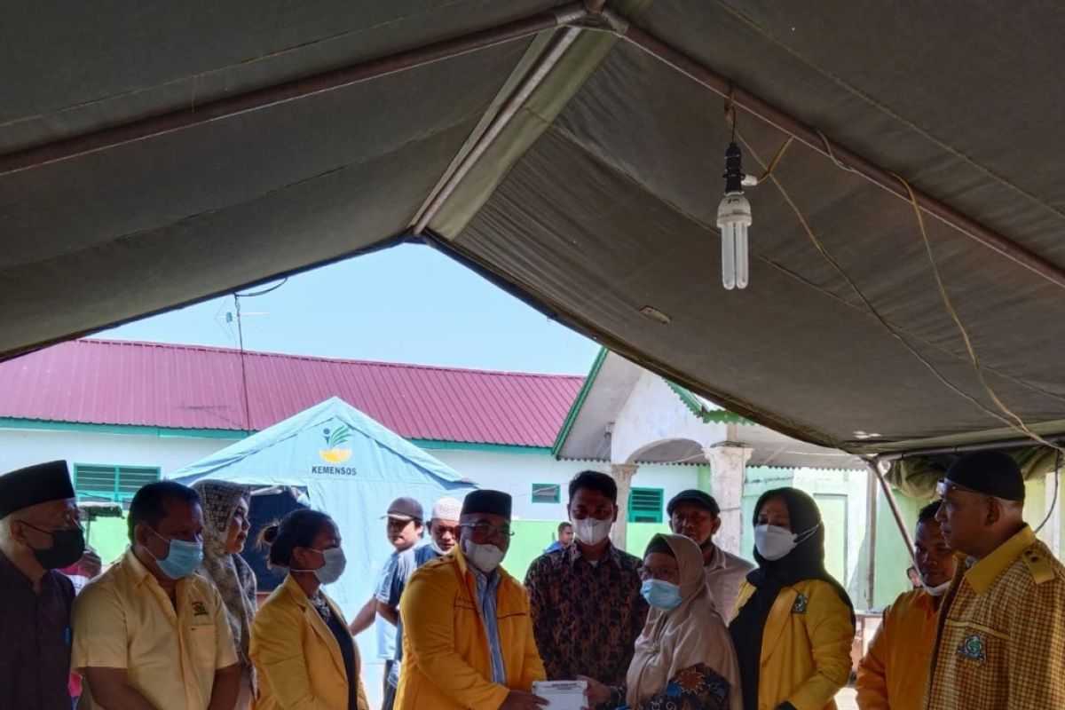 Partai Golkar Langkat bantu korban kebakaran Sei Bilah