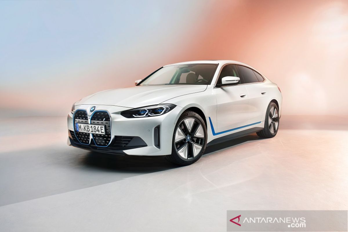 BMW pamerkan tampilan BMW i4 'all-electric'