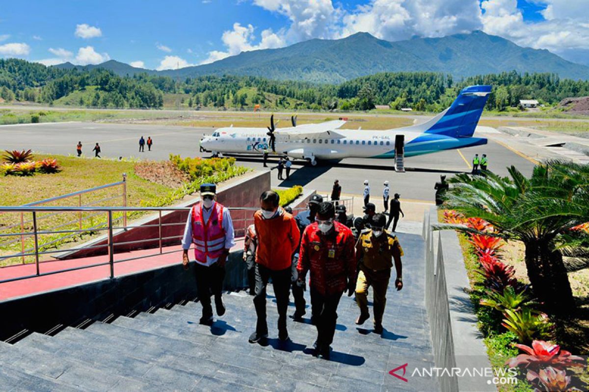 Jokowi inaugurates Pantar Airport aimed at boosting connectivity
