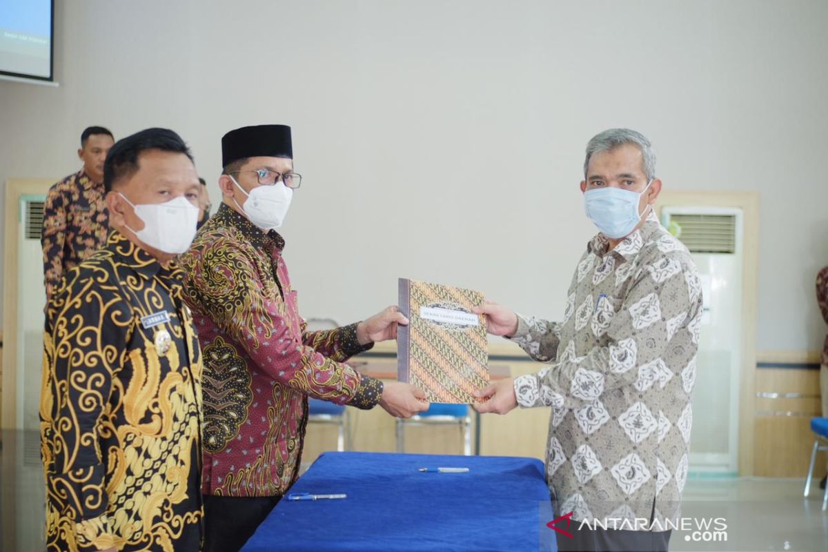 Seluruh pejabat Pemkab Meranti, Provinsi Riau teken pakta integritas cegah KKN