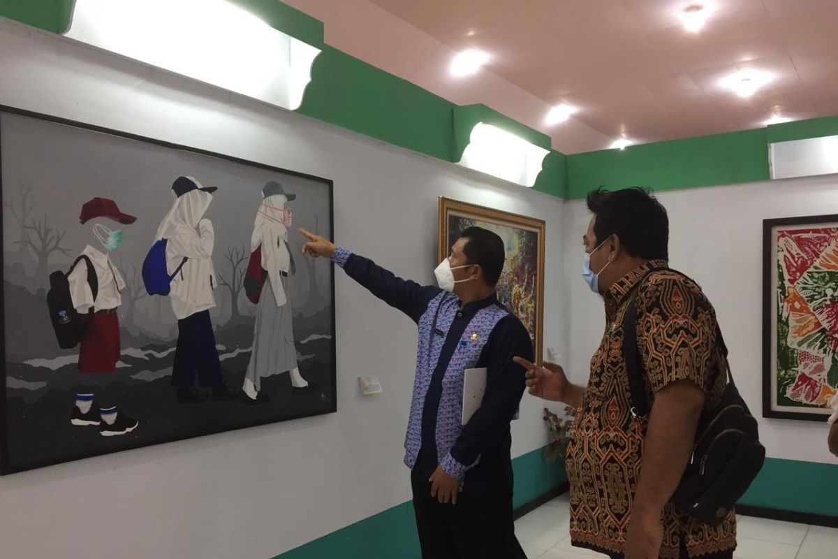 Taman Budaya Kalbar pamerkan 52 karya seni lukis seniman lokal