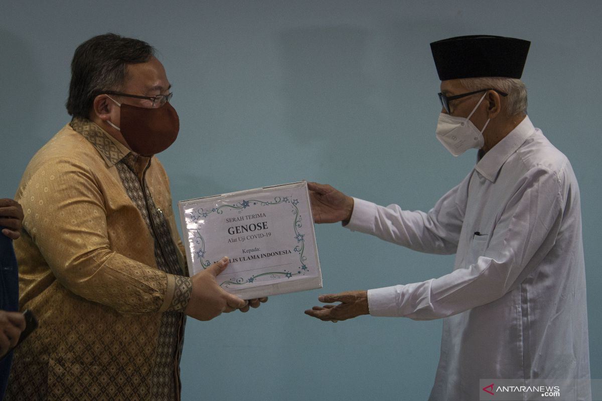 Govt donates coronavirus breathalyzer to Indonesian Ulema Council