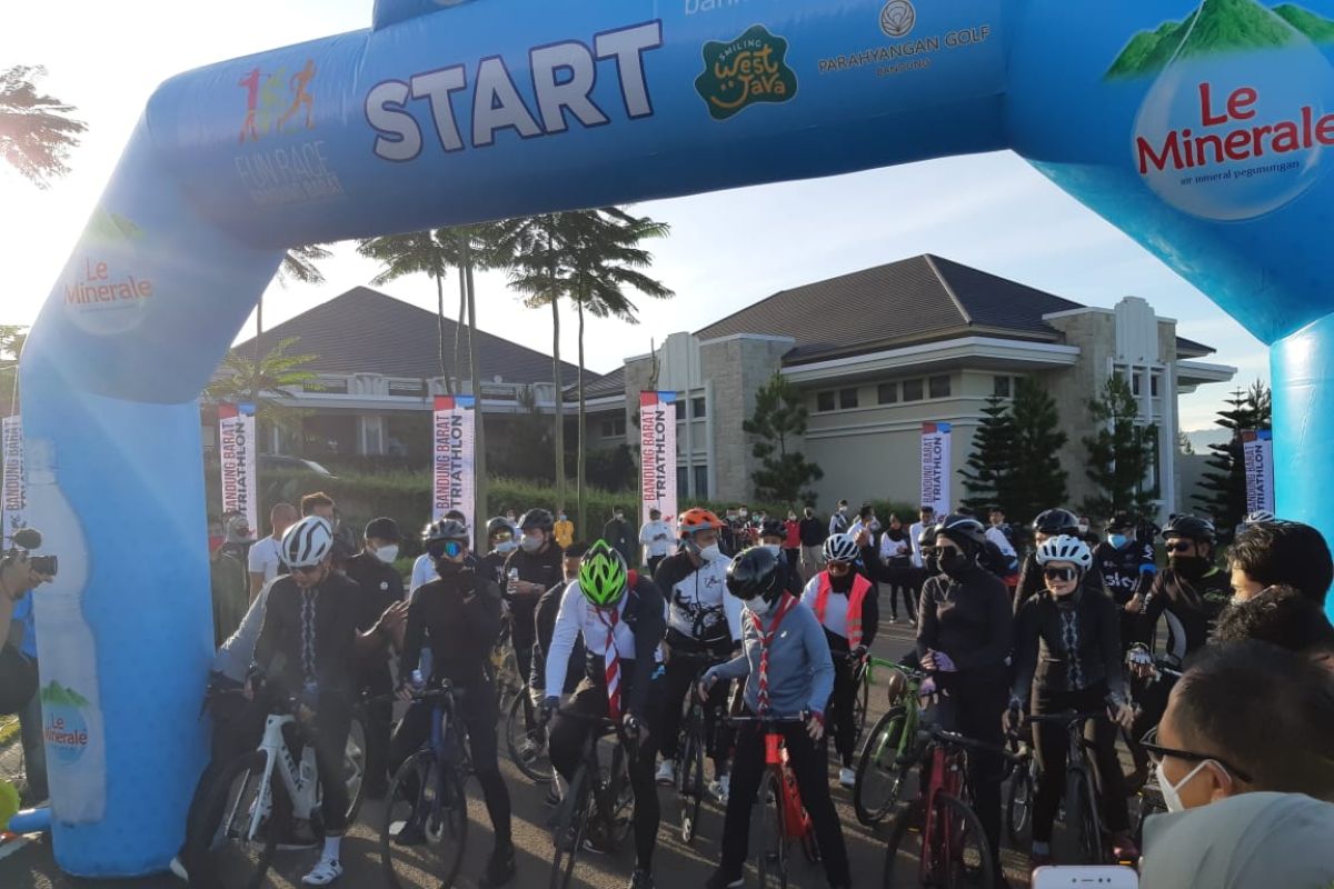 Le Minerale dukung kegiatan Bandung Triathlon 2021