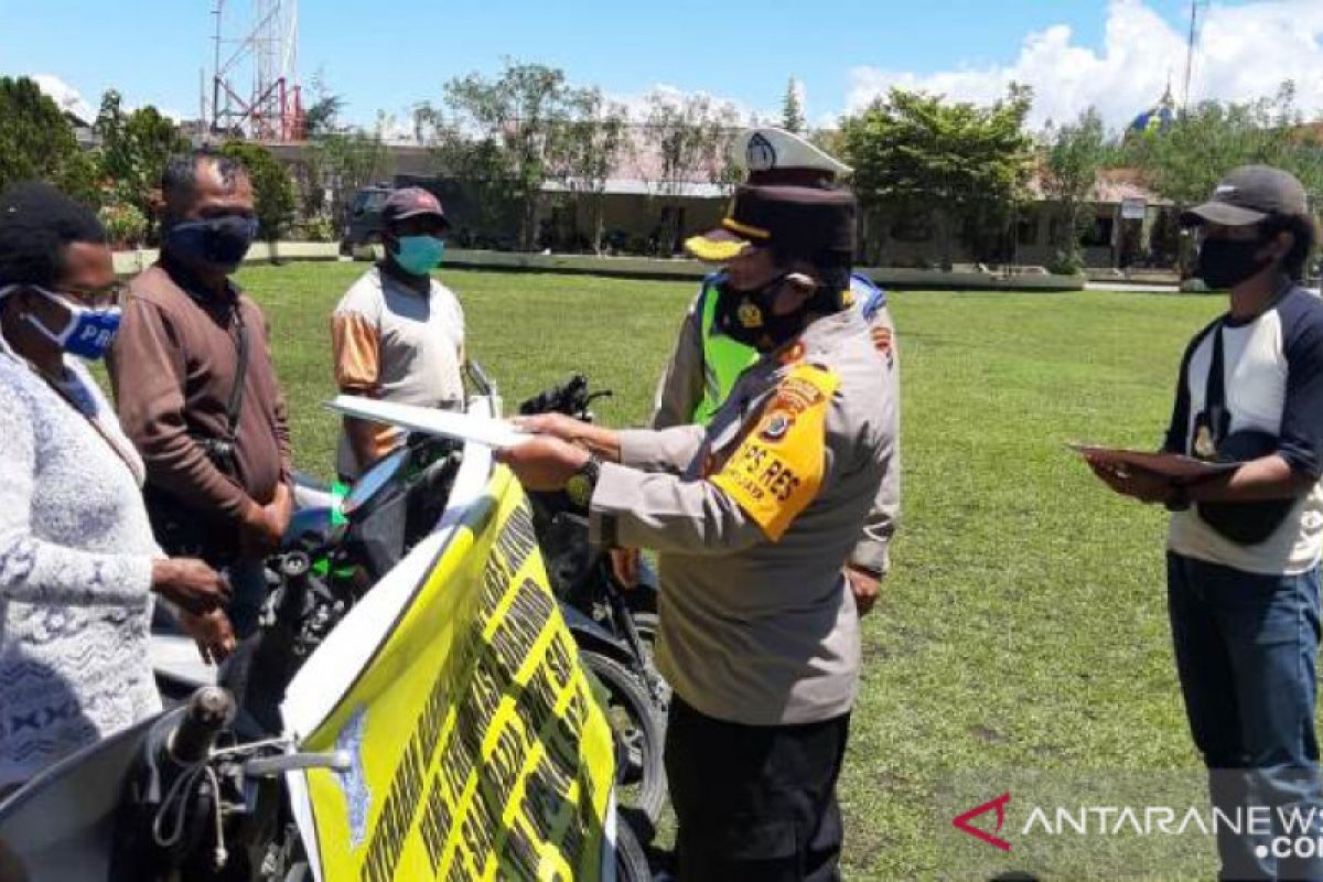 Polres Jayawijaya kembalikan enam motor curian, setahun 267 unit