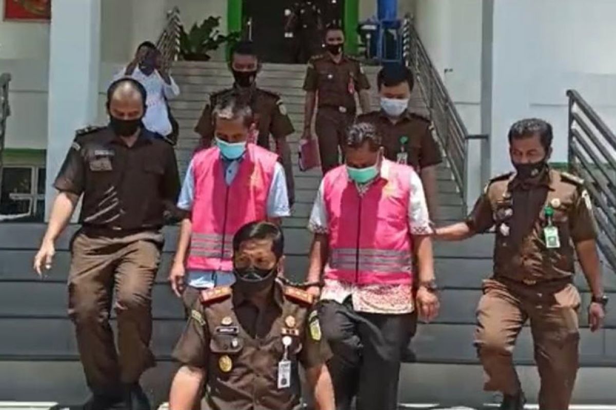 Kejari Aceh Tenggara tahan dua tersangka korupsi pilkada