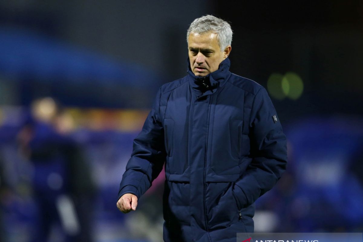 Spurs 'gila' pecat Jose Mourinho sebelum final Piala Liga