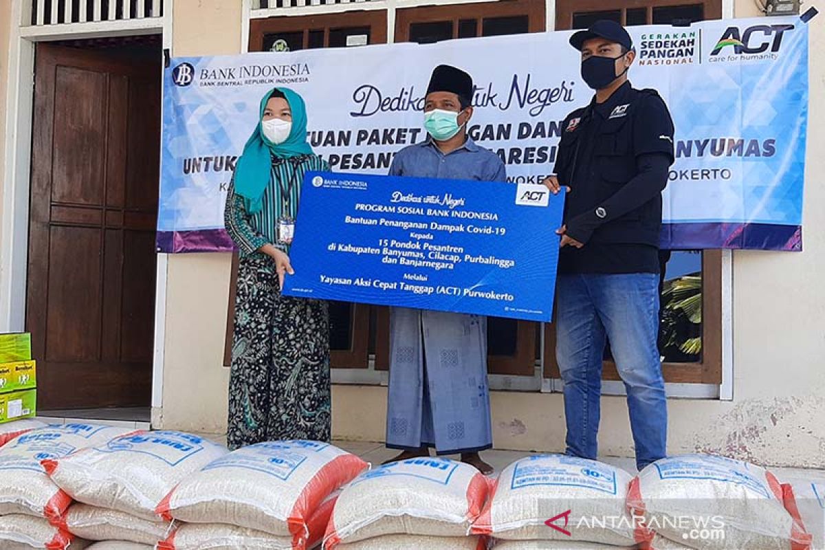 BI dan ACT Purwokerto salurkan bantuan paket pangan untuk 15 pesantren