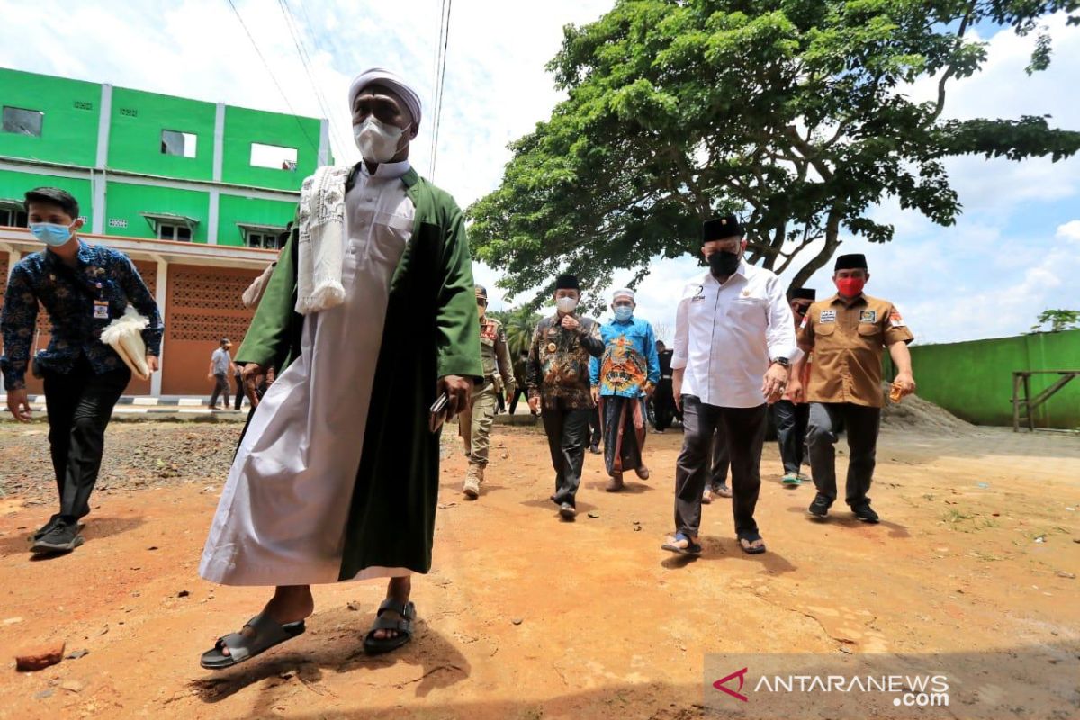 Ketua DPD ajak masyarakat aktif awasi dana desa