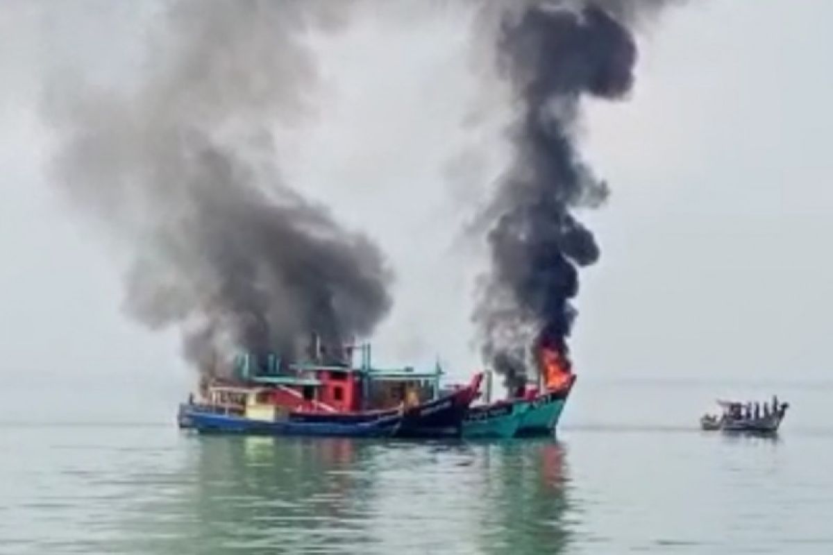 KKP dan kejaksaan tenggelamkan enam kapal pencuri ikan asing di Belawan