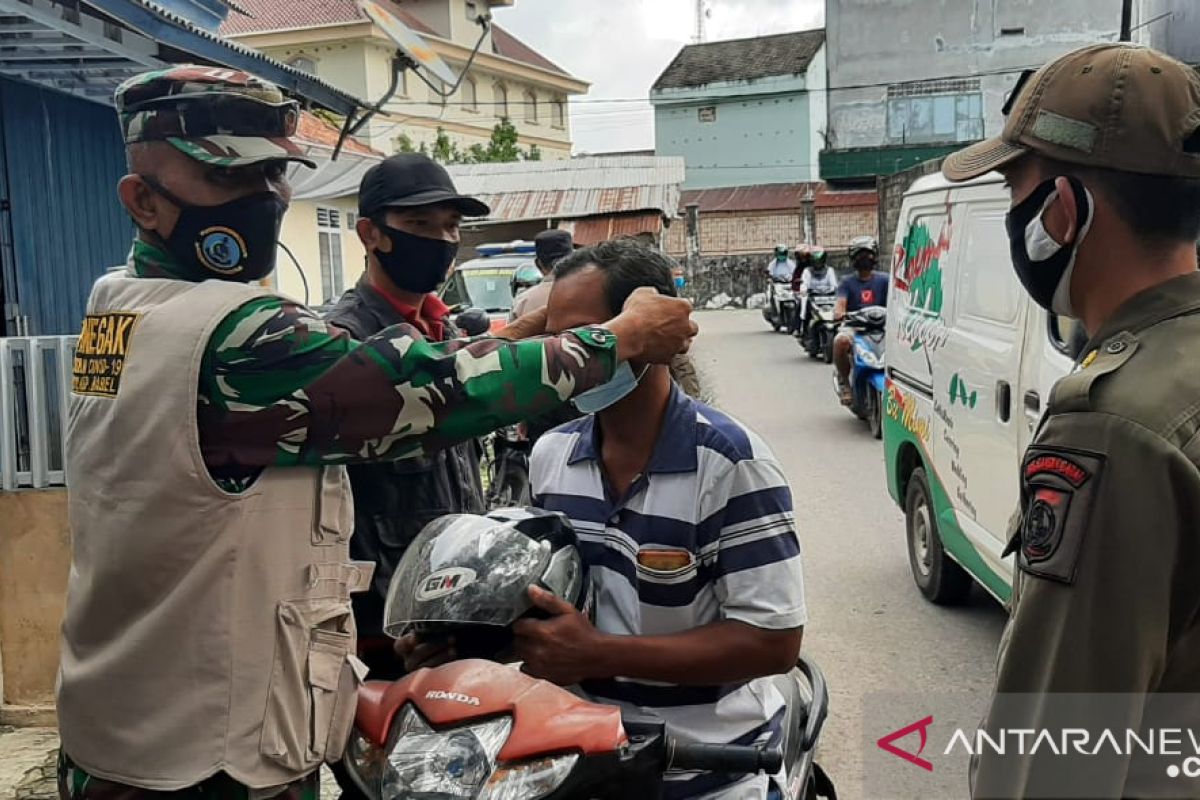 Satgas COVID-19 Bangka Barat gelar operasi yustisi di Pasar Mentok