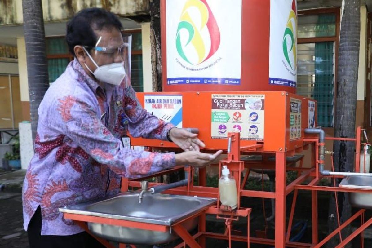 Pemkot Madiun cek kesiapan protokol kesehatan sejumlah SMA jelang EHB2KS