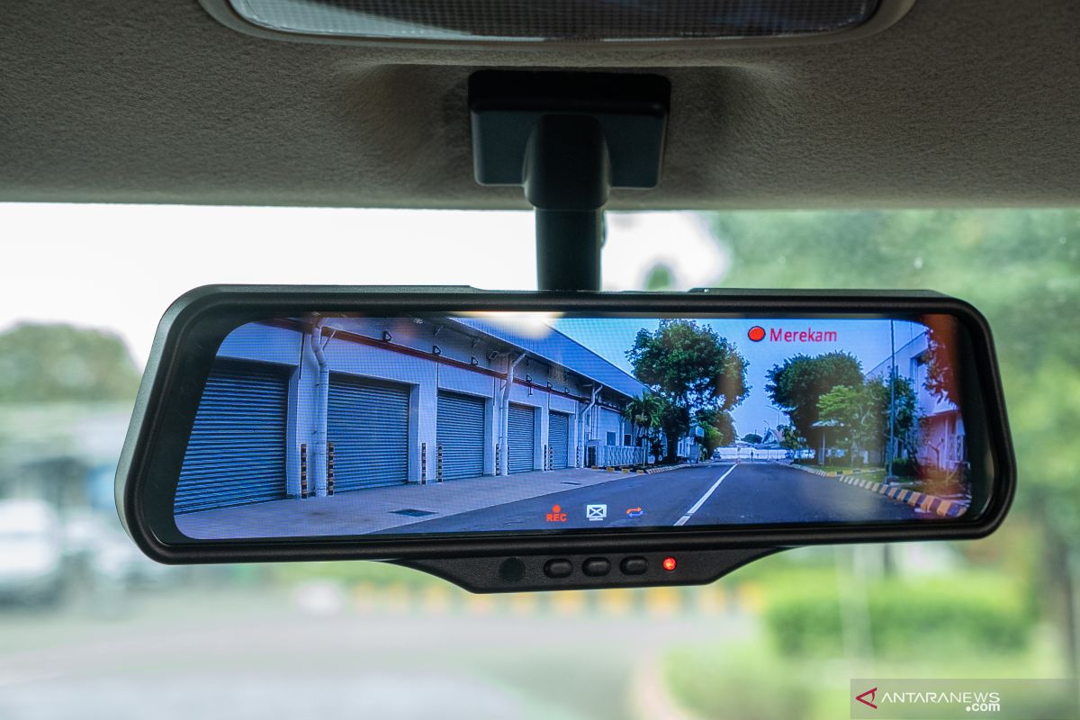 Empat kelebihan Smart E-Mirror Suzuki XL7