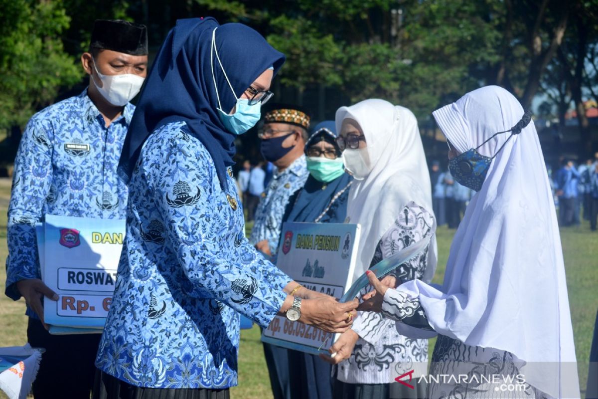 Ratusan ASN di Bone Bolango terima SK pengabdian dan purnatugas