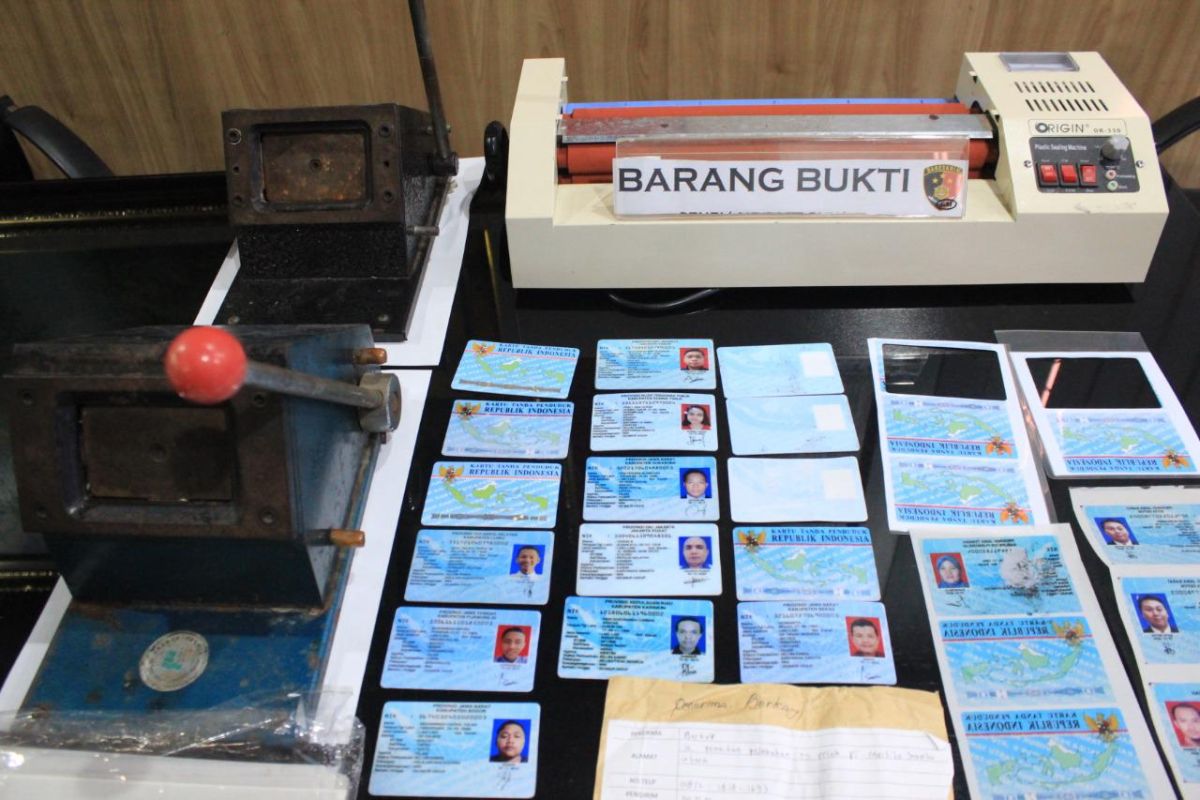 Polres Pelabuhan Tanjung Priok tangkap pelaku pemalsuan KTP elektronik