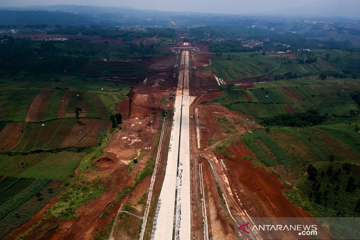 Kesiapan jalur Lebaran hingga UU Cipta Kerja tangkal bencana