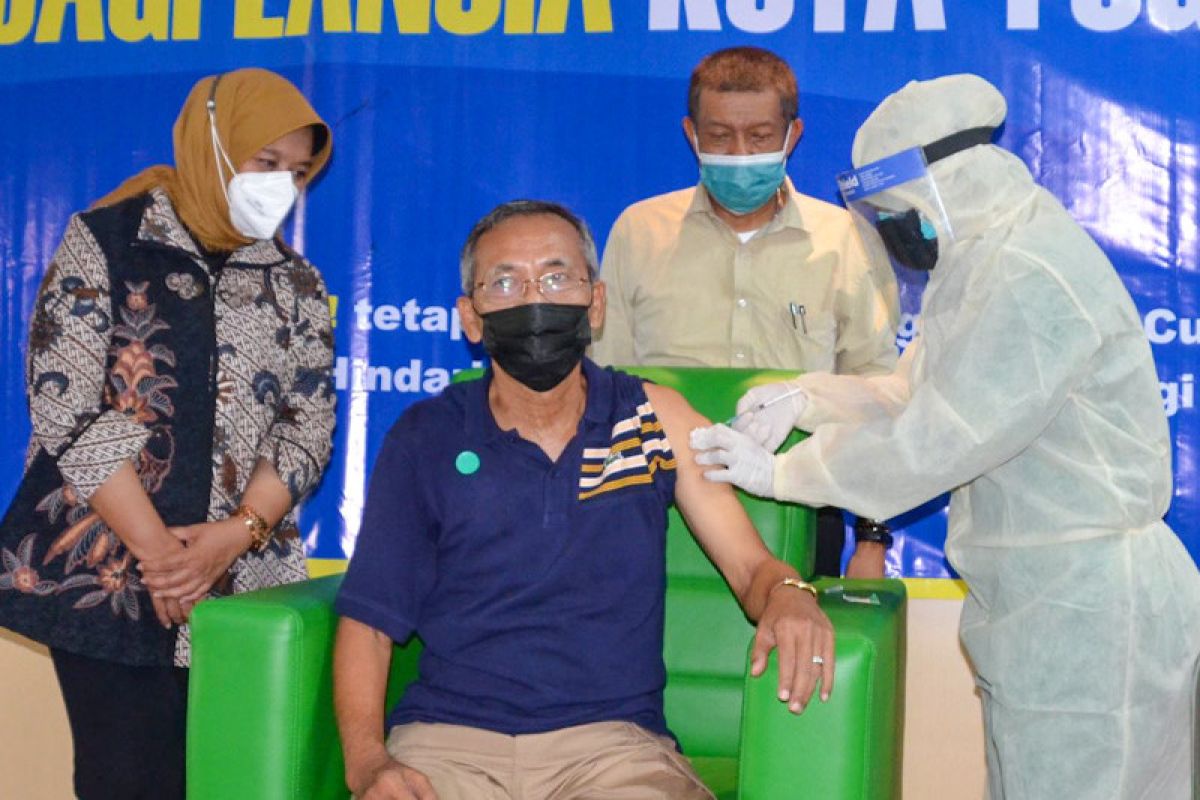 Yogyakarta's elderly register for COVID-19 vaccination: task force