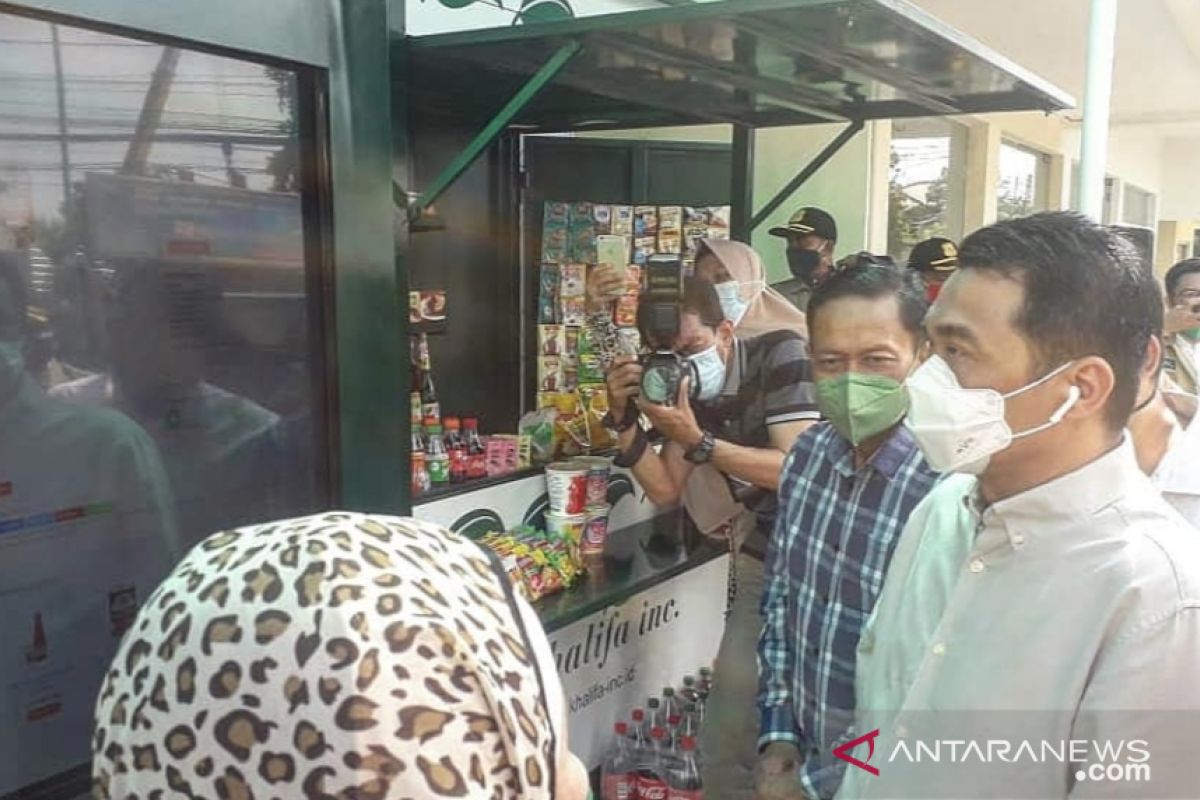 Masjid di Jaksel punya toko pangan