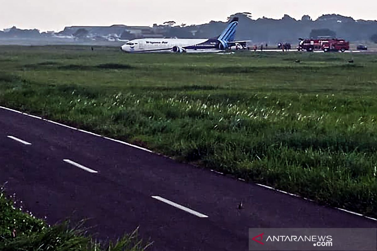 Trigana tergelincir, Bandara Halim ditutup sementara