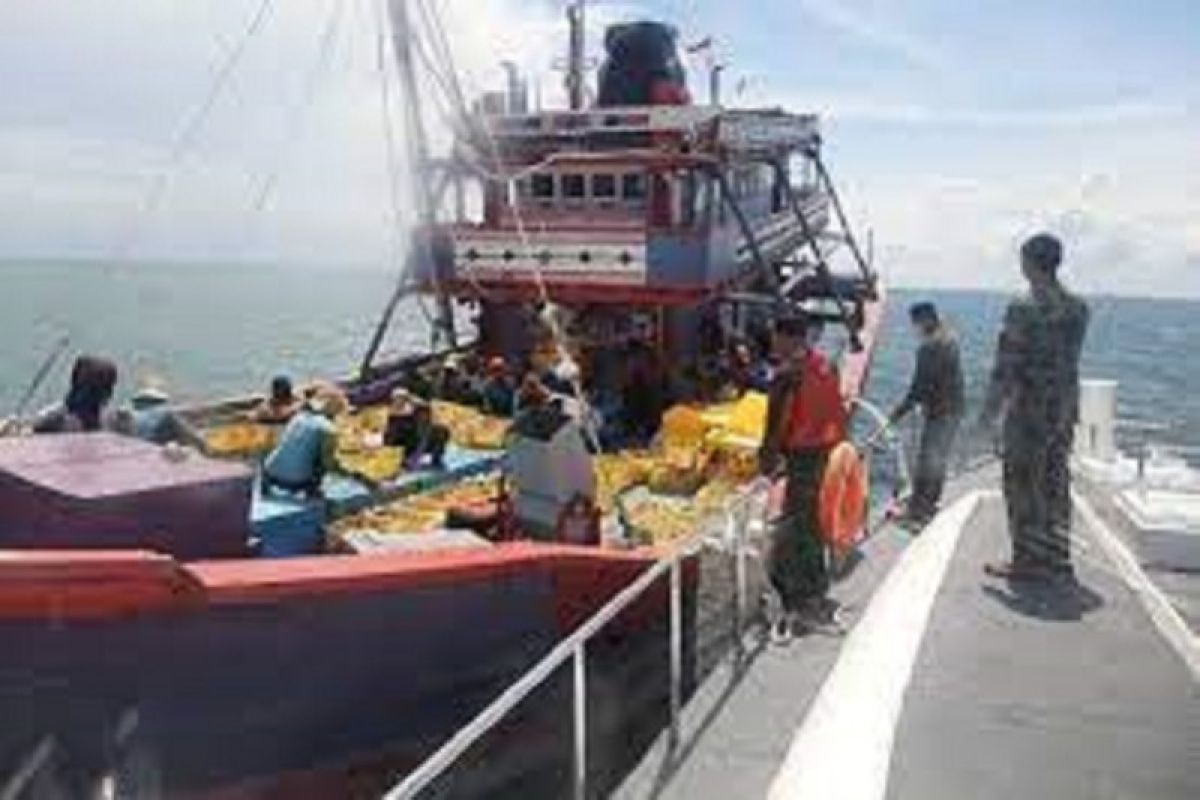 KKP tertibkan empat kapal ikan cantrang di Selat Makassar