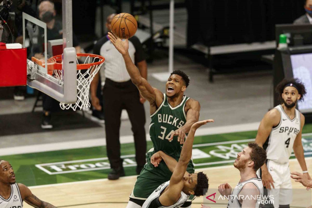 Giannis Antetokounmpo bawa Bucks dekati tempat kedua di Wilayah Timur