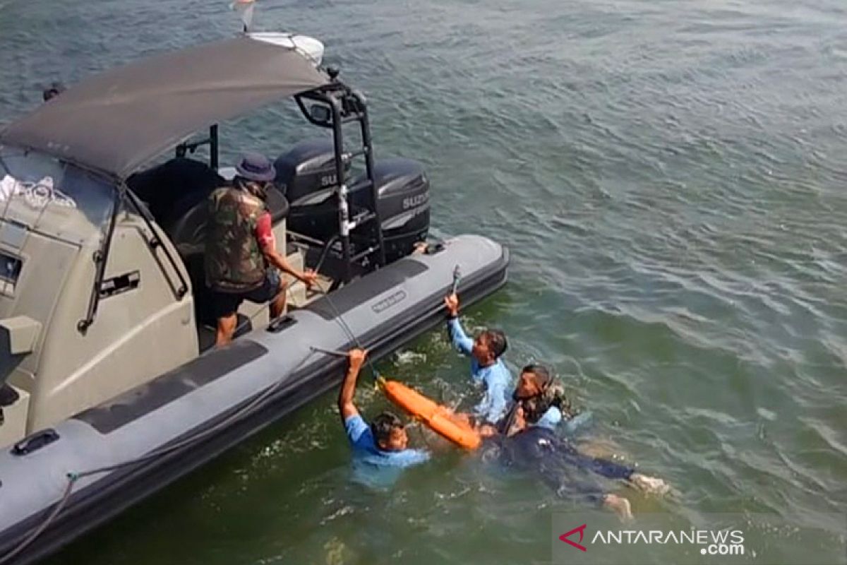 Kapal terbalik di kedalaman 5 meter, tiga penumpang meninggal