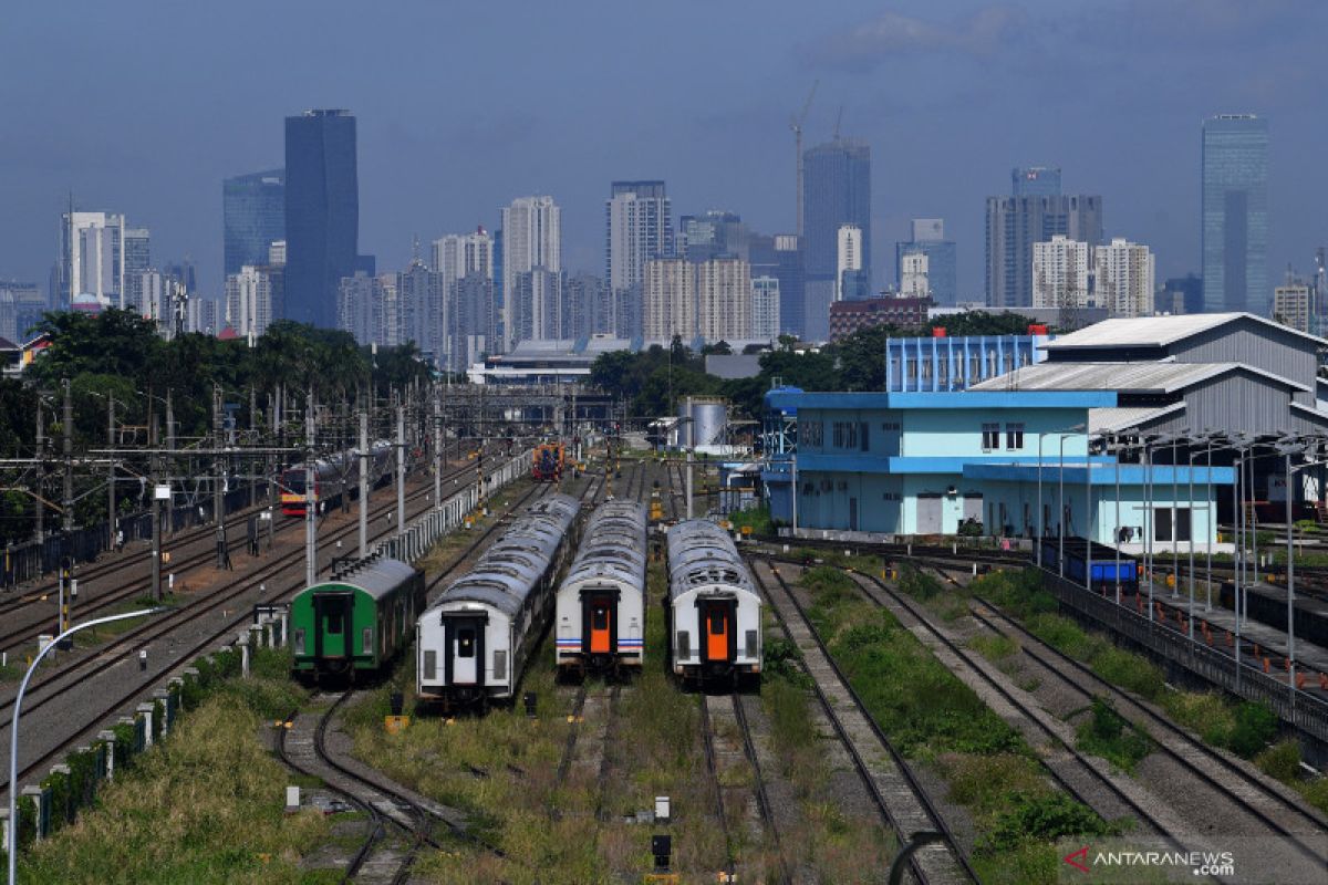 Depo Kereta Api Terbesar Di Indonesia Ada Di Cipinang - ANTARA News