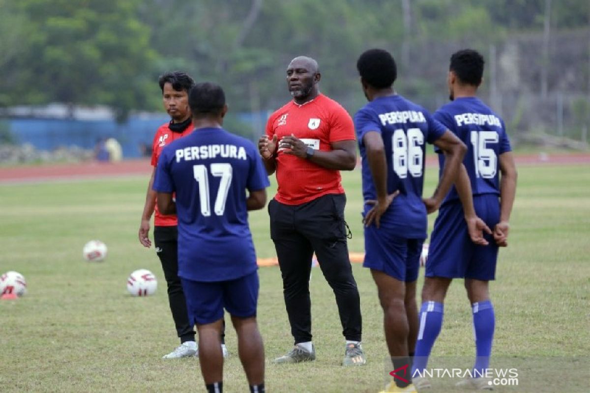 Cegah penularan COVID-19, Persipura latihan tertutup