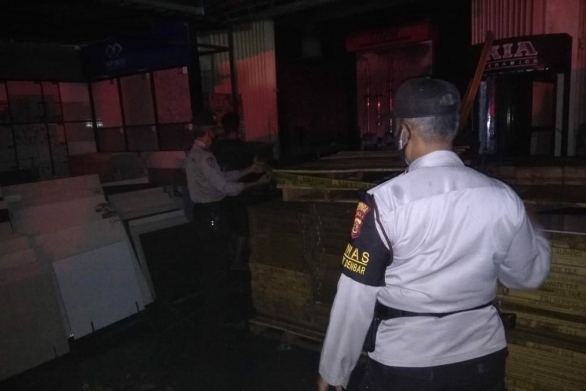 Toko bangunan di Bali terbakar hingga rugi miliaran