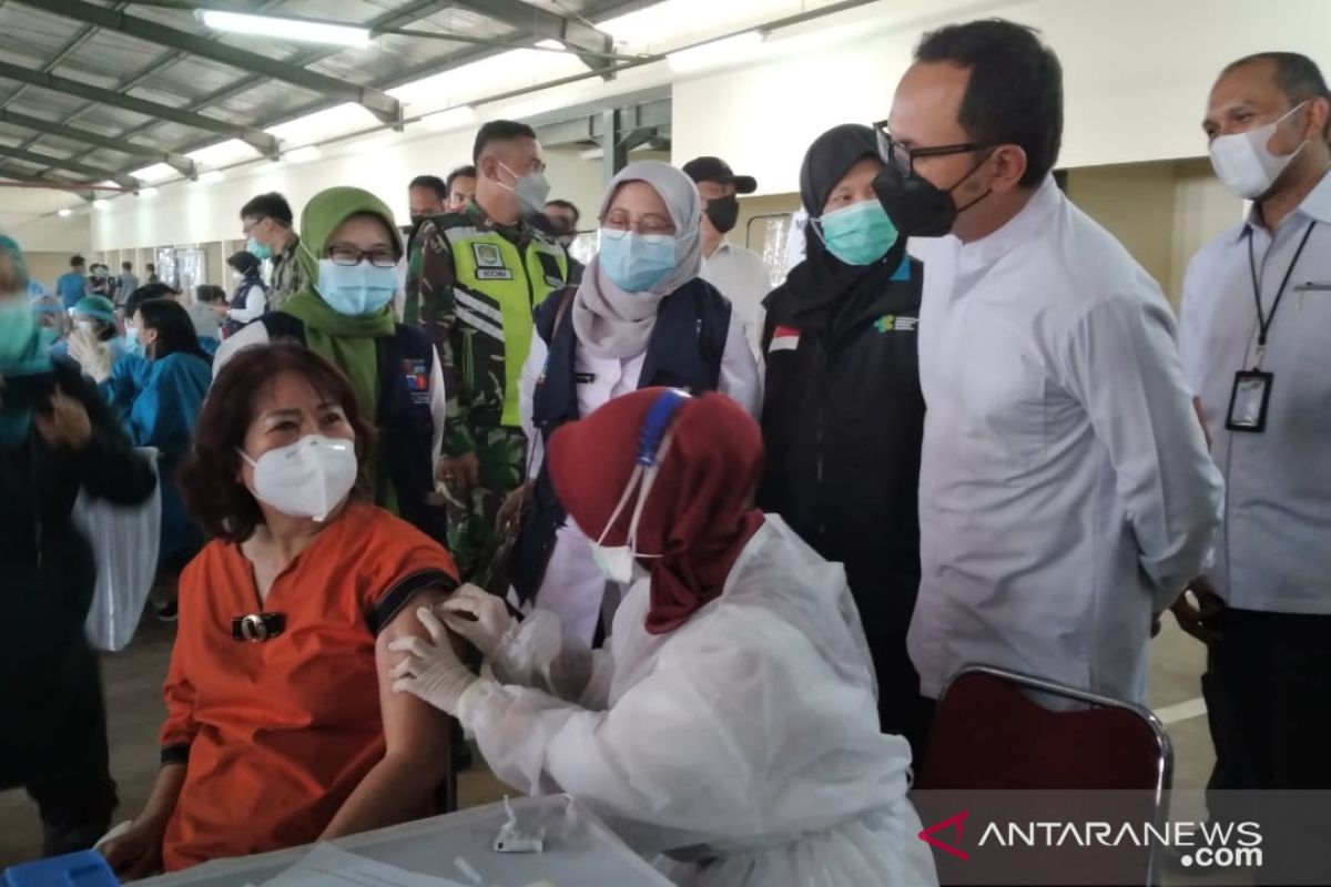 Pemkot Bogor vaksinasi COVID-19 pegawai dan tenant mal