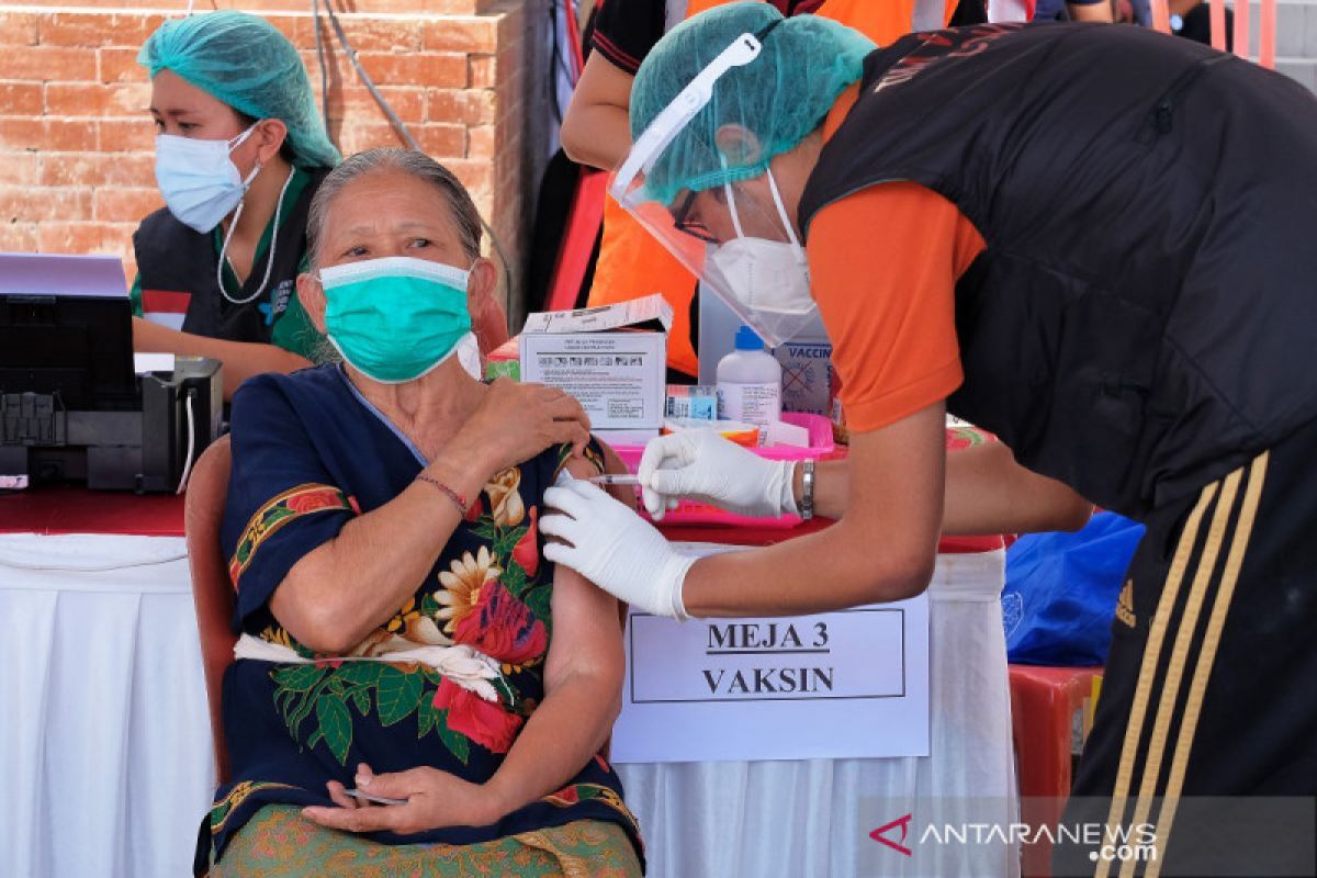 Pemkot Denpasar adakan vaksinasi COVID-19 massal di pasar tradisional