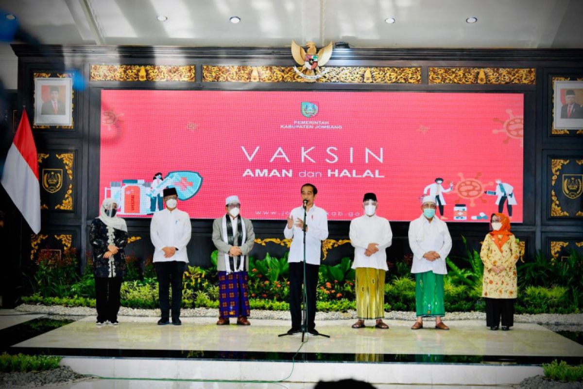 Vaksinasi COVID-19 di Jombang serentak disaksikan Presiden Jokowi