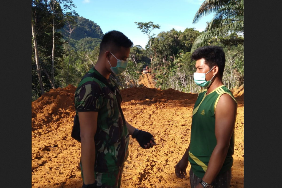 Masyarakat sambut gembira  dibangunnya jalan oleh Satgas TMMD